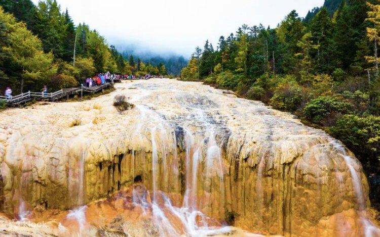 人間瑤池 地上の仙境 黄竜 人間の瑤池」(人間界の伝説の池）・黄龍の夢幻仙境・福遊客