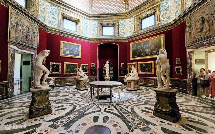 ウフィッツィ美術館　ガイド本 ウフィッツィ美術館 ガイド本 - メルカリ