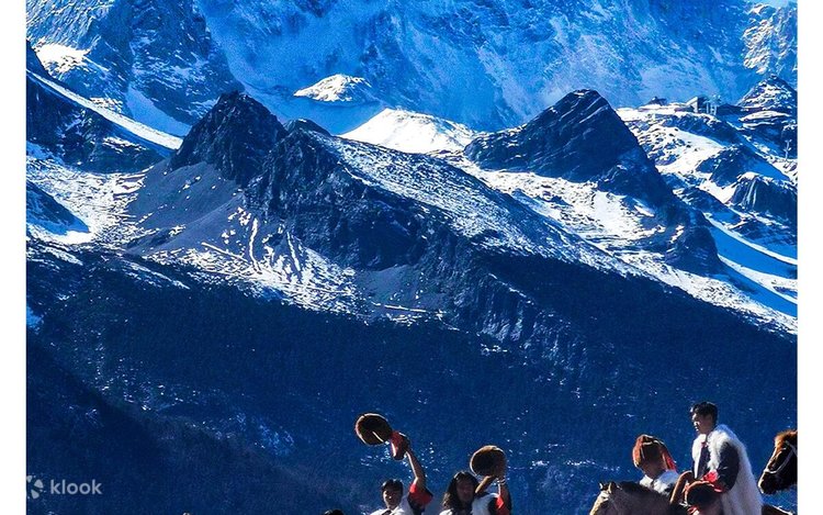 One-Day Round Trip to Jade Dragon Snow Mountain by Cable Car in