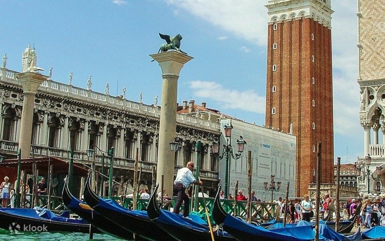 BDSM porno, oral seks, anal Sunna porno modeldir.