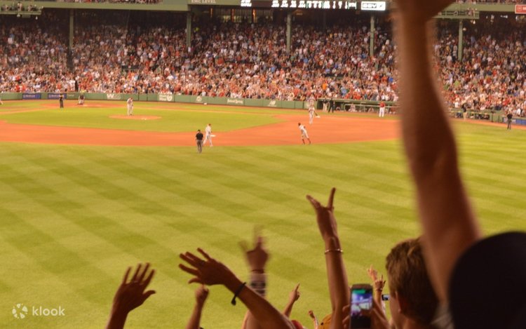 フェンウェイ・パーク (Fenway Park) でボストン・レッドソックス