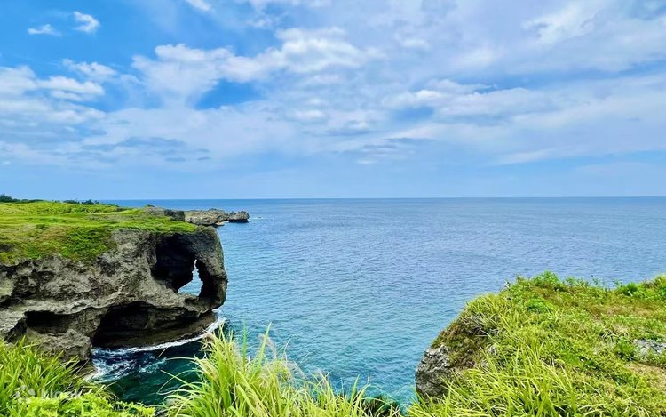 沖縄北部: 美ら海水族館 & 古宇利島 & 万座毛 & アメリカンビレッジ
