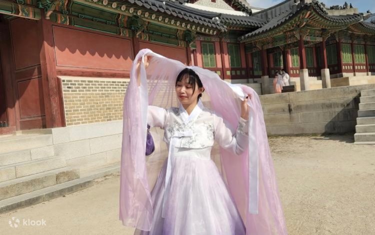 Hanbok Rental near Changdeok Palace by Dorothy Hanbok - Klook
