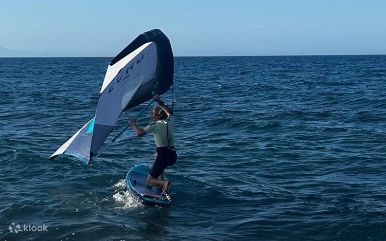 サントリーニ島 カイトサーフィン・ウィングフォイル用具レンタル | Klook