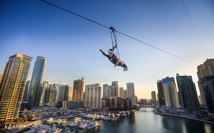 エンターティナー ドバイ ドバイ X LINE（エックス・ライン）世界最長の都市型ジップ