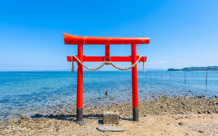 Arita Porcelain Park & Yutoku Inari Shrine Full-Day Private Tour with ...