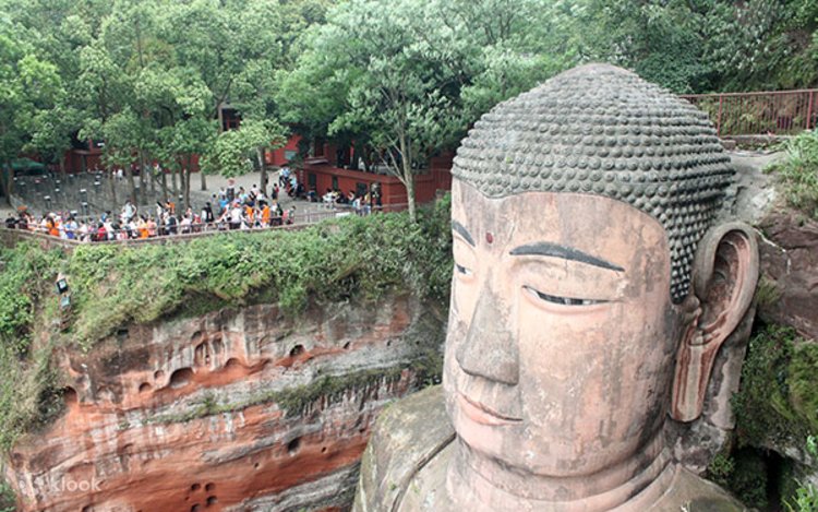 Ұлы анасымен және куннилингуспен жыныстық қатынасқа түседі