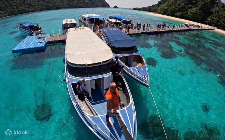 Qiz dostimni mast qildim va uni sikdim (rus pornosi)