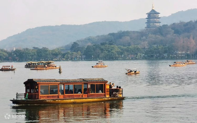 杭州西湖風景名勝区+蘇堤+画舫船体験+三潭印月上陸+白堤散策+断橋半日