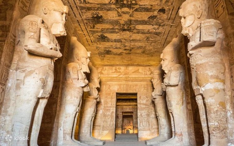 アブ・シンベル神殿ツアー（アスワン発、フライト利用）を予約