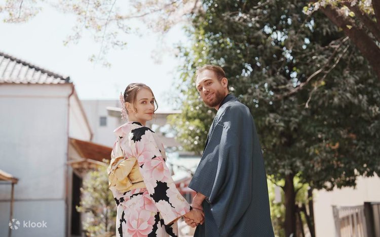 Kimono & Yukata Rental at Kimono Miyabi in Tokyo Asakusa Main