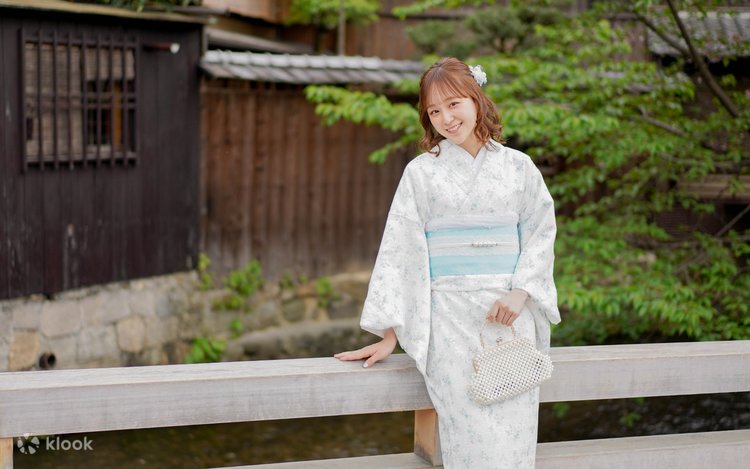Gion Kimono Rental Experience with Free Hairstyling (Kyoto