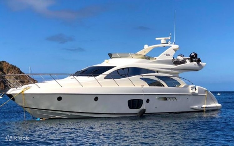 Zenithyachtcharters 4 小时新加坡私人Zen Sea 3 游艇租赁
