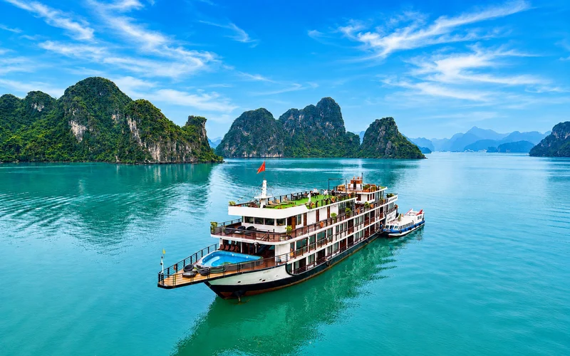 Featured tour with 22 reviews: Aqua Elegance 2D1N Cruise: Ha Long Bay Tour with Sung Sot & Ti Top