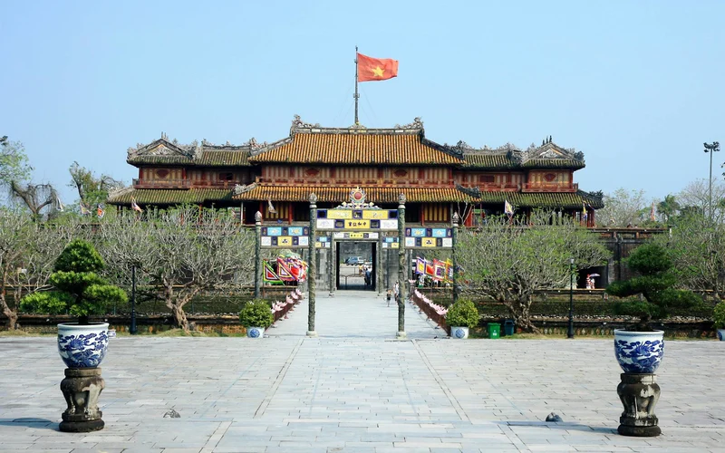 Cheapest tour for Market Tours from Hue starting at 15 USD Cheapest tour for Market Tours from Hue starting at 15 USD