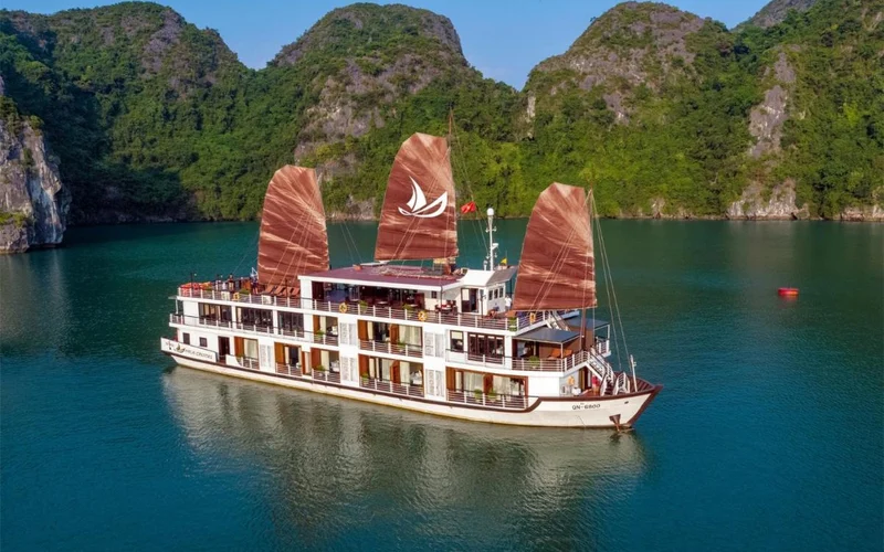 MilaLux 2D1N Cruise: Ha Long Bay, Sung Sot, Ti Top