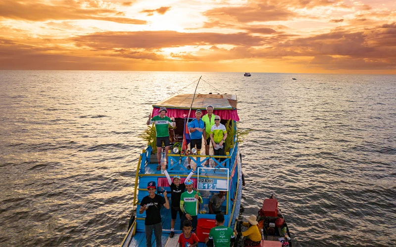 Featured tour with 3 reviews: Siem Reap Tonle Sap Lake Sunset Guided Tour