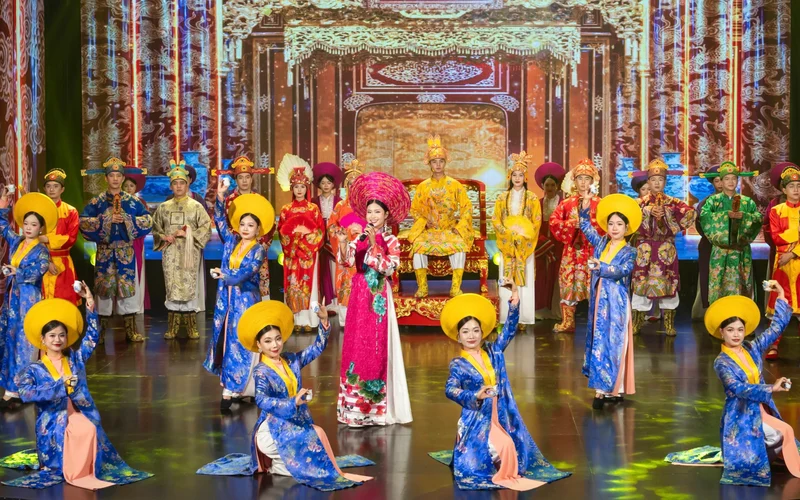 Ao Dai Show Ticket in Da Nang