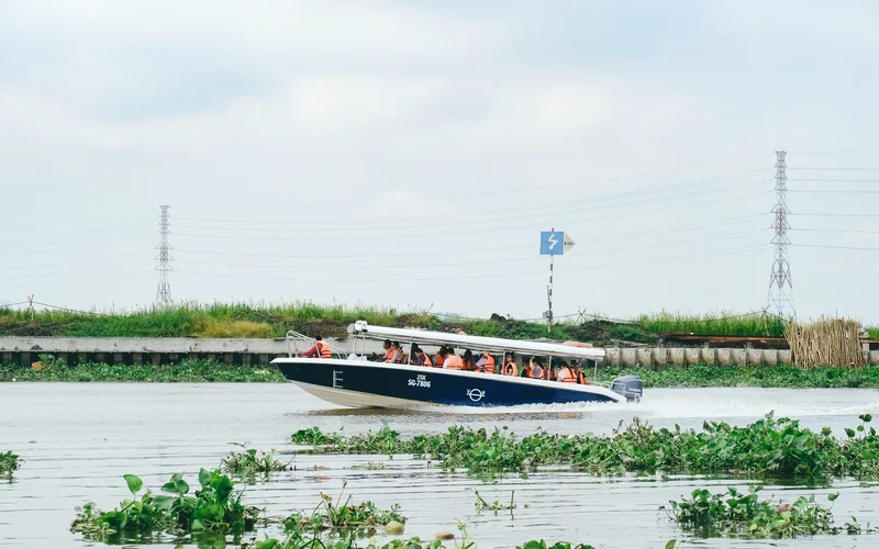 Best rated star tour: Cu Chi Tunnels Premium Speedboat Tour | 5 rating