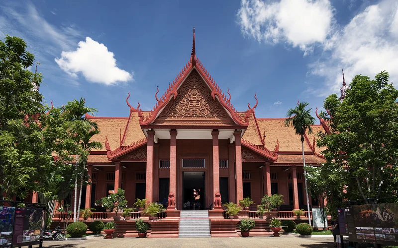 Private highlight: Phnom Penh Wat Phnom & Royal Palace Full-Day Private Cultural Tour