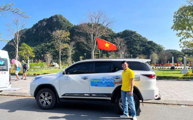 Tour Guide Service in Da Nang