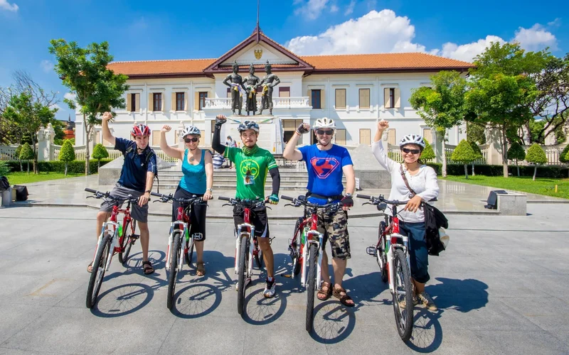 Chiang Mai: Historic Old City Bike Tour – Morning or Night