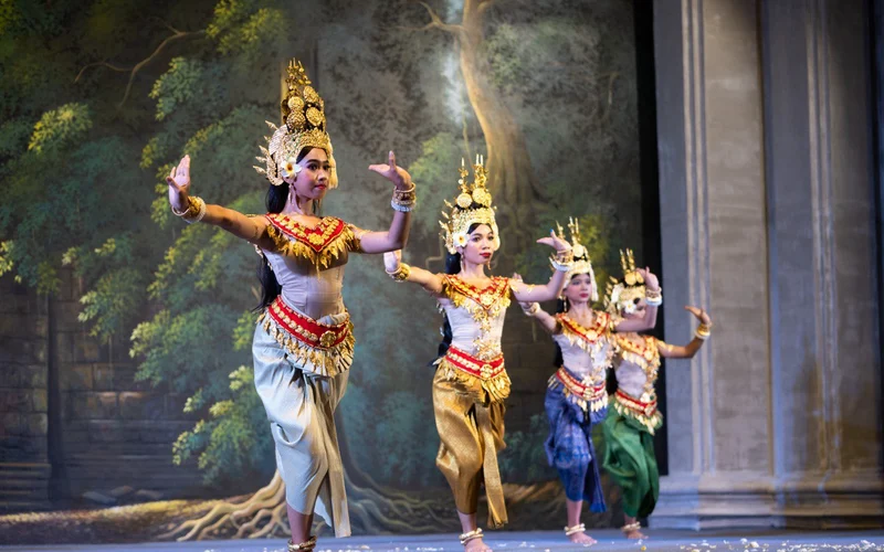 Siem Reap: Apsara Dance Show, Buffet Dinner and Hotel Pickup