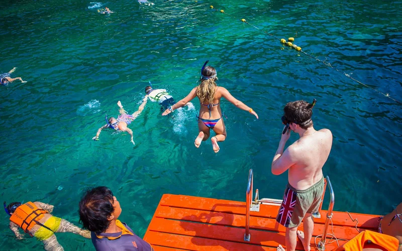 Koh Tao & Koh Nangyuan Half-Day Guided Snorkeling Experience