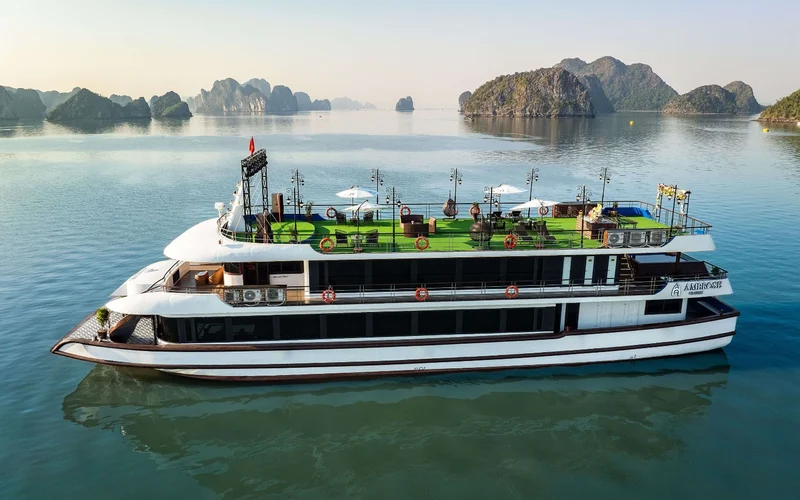 Classy Ambrose Day Cruise: Ha Long Bay, Sung Sot, Ti Top