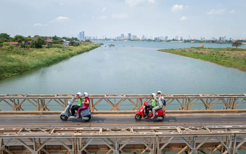 Phnom Penh Silk Island Haft Day Vespa Tour / Tuk Tuk Available