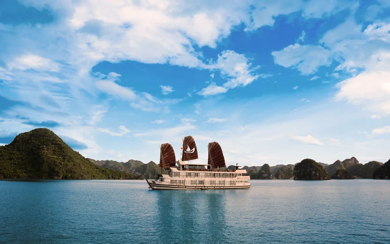 Featured tour with 24 reviews: Mila 2D1N Cruise: Ha Long Bay, Sung Sot, Ti Top