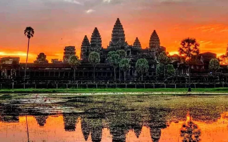 Angkor Wat Sunrise Tour