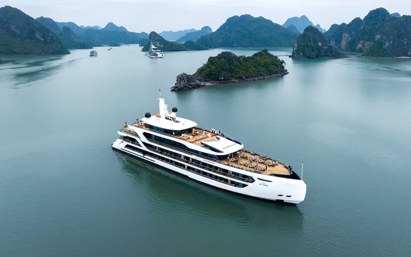 Azura 2D1N Luxury Cruise: Ha Long Bay & Lan Ha Bay Tour