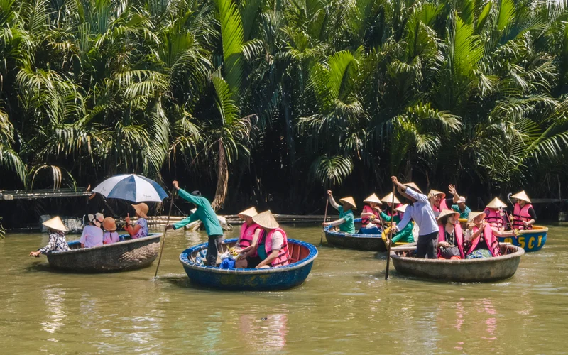 Eco Cooking and Basket Boat Tour