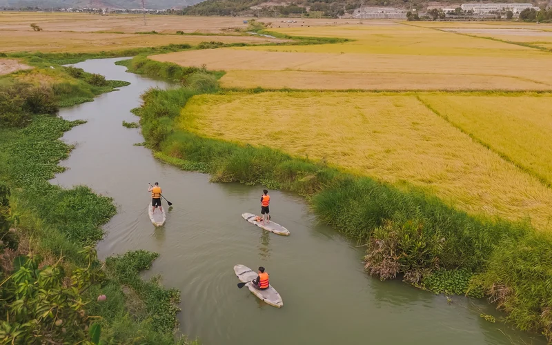 Sunset Stand Up Paddle Boarding Water Adventure Tour in Nha Trang