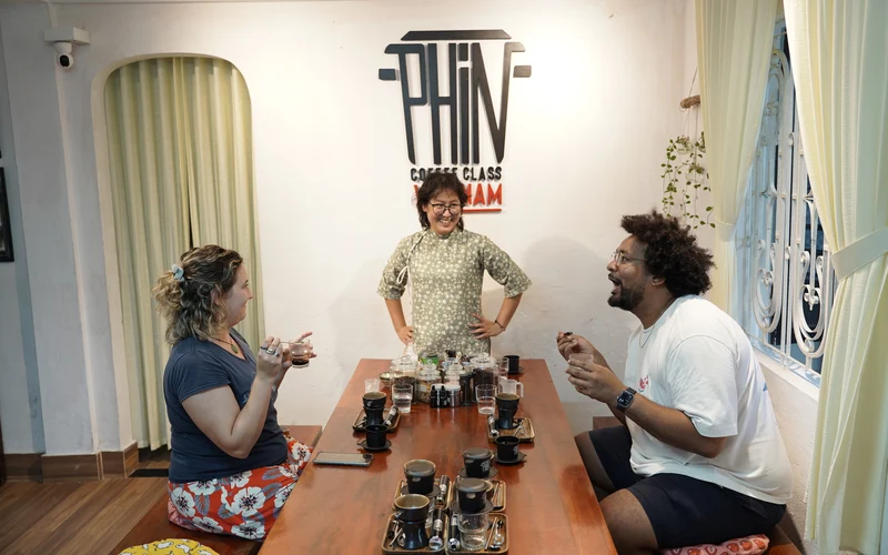 Da Nang Phin Coffee Class With Egg, Salt & Coconut Styles