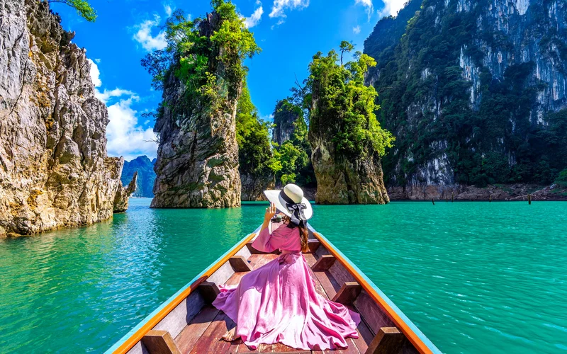 Khao Sok: Private Longtail Boat Tour at Cheow Lan Lake
