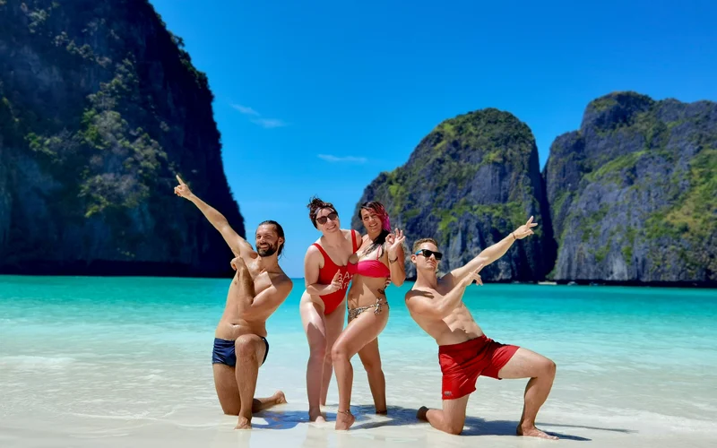 Featured tour with 27 reviews: Phuket: Day Trip to Phi Phi with Transfers and Private Longtail Tour