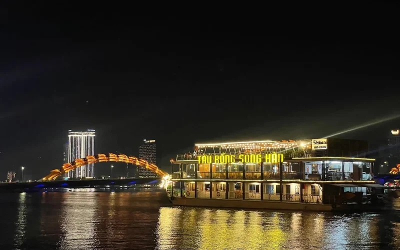 Han River Night Cruises By Tau Rong Song Han