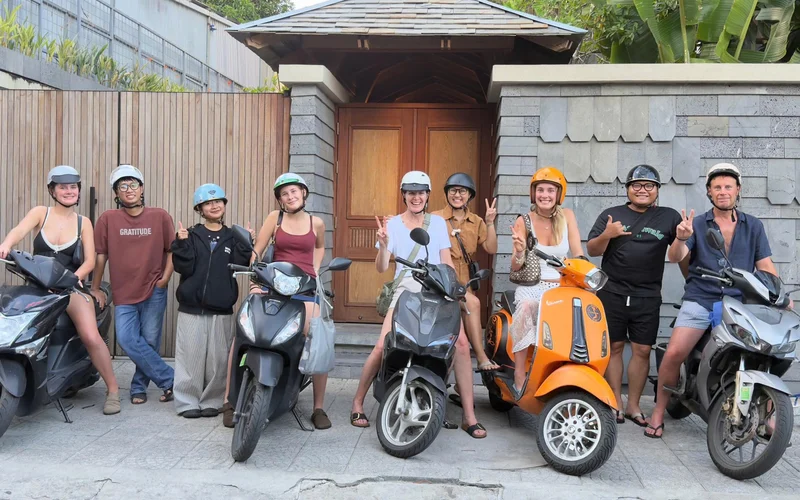 Nha Trang Night Local Food Tasting & Sightseeing Tour by Scooter