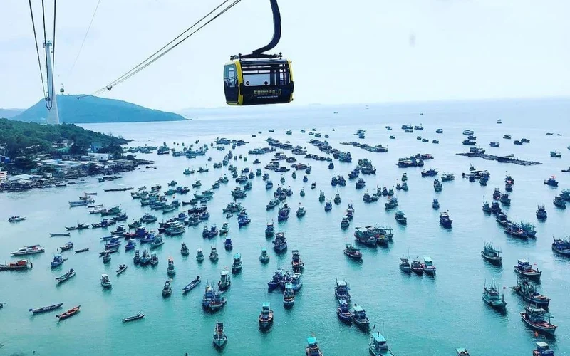 Phu Quoc 4 Island Speedboat Tour, Cable Car & Aquatopia Water Park