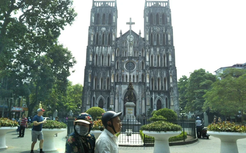 Featured tour with 22 reviews: Hanoi Half-Day City Highlights Tour with Local Food