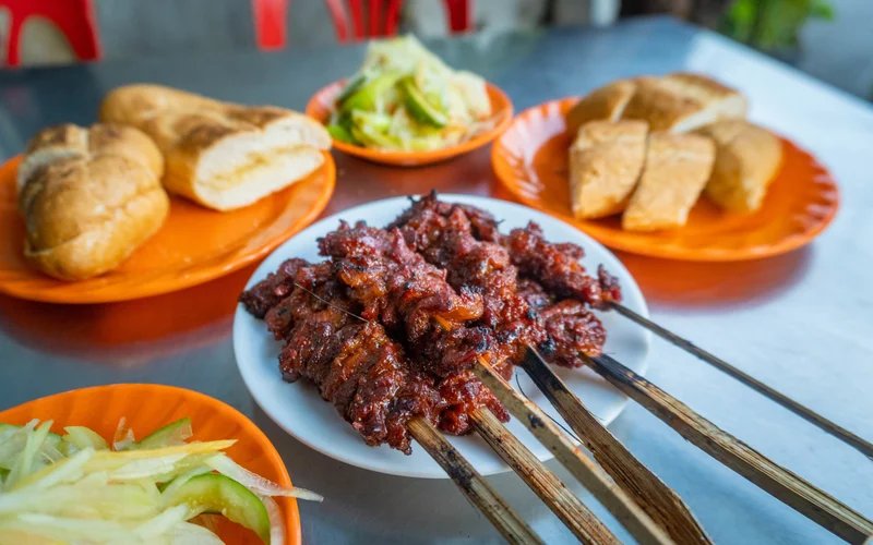 Featured tour with 5 reviews: Siem Reap Nightlife & Street Food Small Group Tour