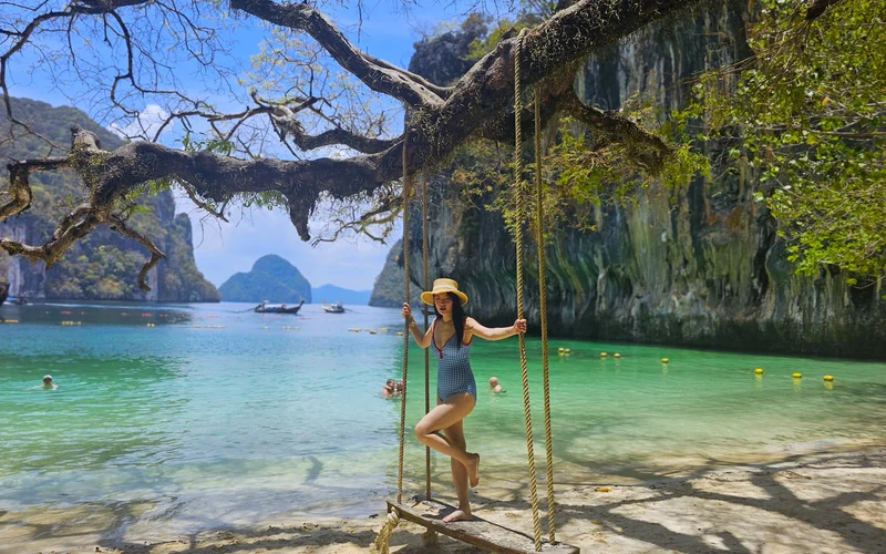 Private tour price range for Longtail Boat Tours from Krabi from 1850 THB and average 6081 THB Private tour price range for Longtail Boat Tours from Krabi from 1850 THB and average 6081 THB
