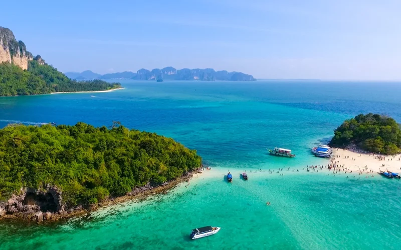Krabi : 4 Islands Day tour by Speedboat or Longtail Boat