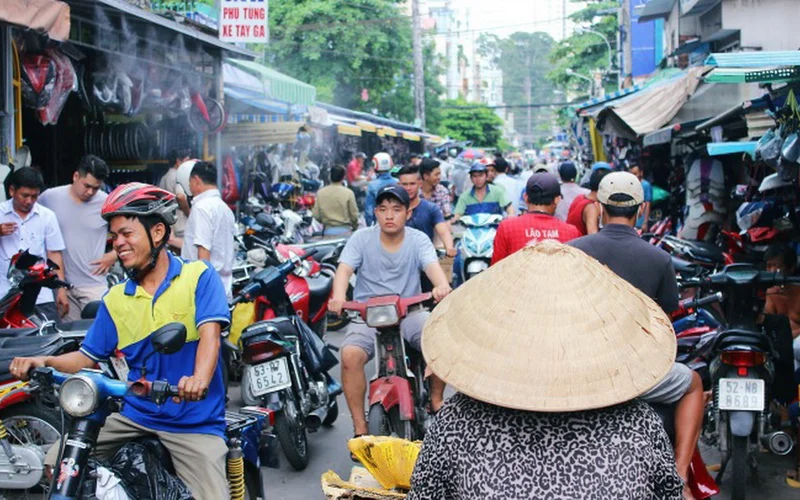 Local Markets in Ho Chi Minh City Motorbike Tour