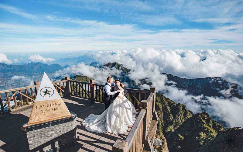 From Sapa: Fansipan Cable, Cat Cat Village, Moana Instagram Day Tour