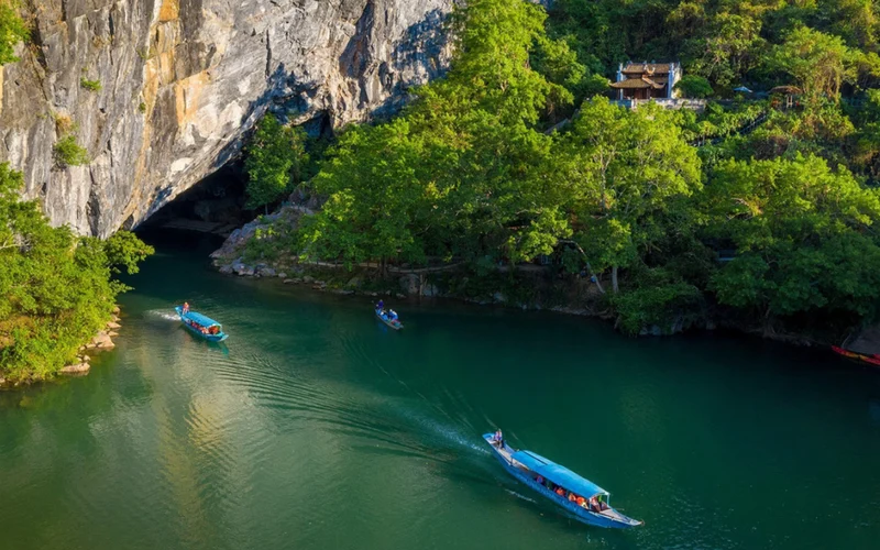 Phong Nha Cave & Paradise Cave Full-Day Trip