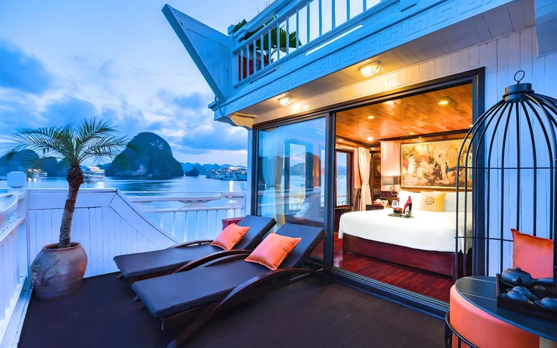 Featured tour with 89 reviews: Hera Boutique 2D1N Cruise: Ha Long Bay Tour with Sung Sot & Ti Top