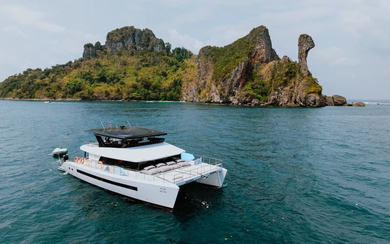 Krabi Half-Day Yacht Cruise with Snorkeling & Clear Kayak